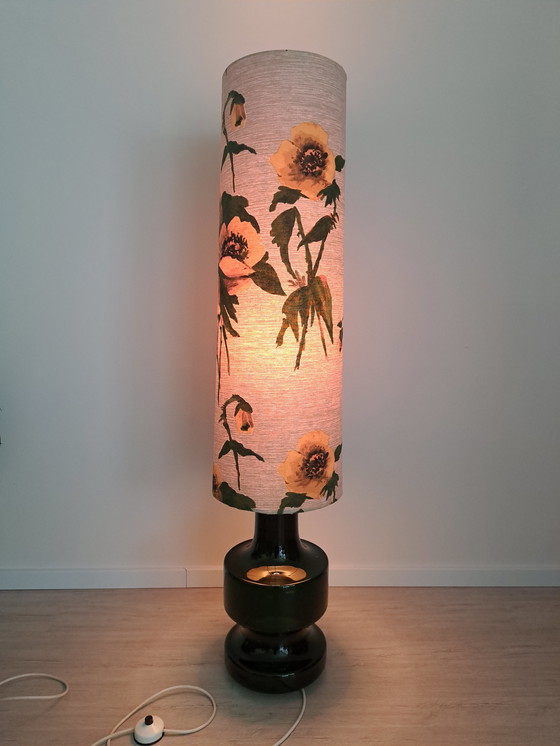 Image 1 of Lampada da terra vintage Doria - Metà secolo - Fascino con eleganza floreale