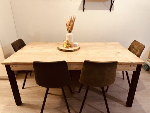 Table à manger et table basse