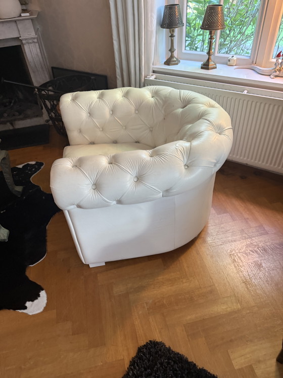 Jan des Bouvrie Chesterfield – set completo in pelle bianca – Divani 2 posti (photo 3 of 5)