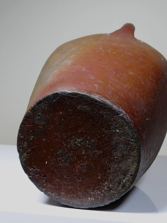 Image 1 of Jarra grande antigua de gres normando con un esmalte burdeos brillante, que data de los años 20-30.