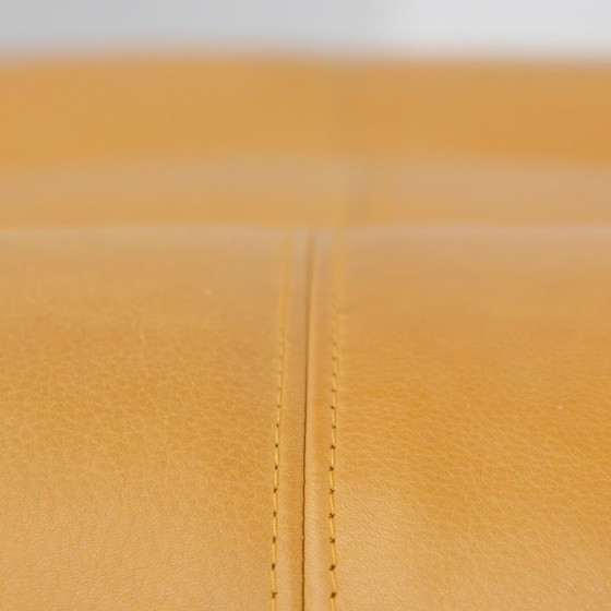 Image 1 of Pouf Cassina Scarpa Soriana