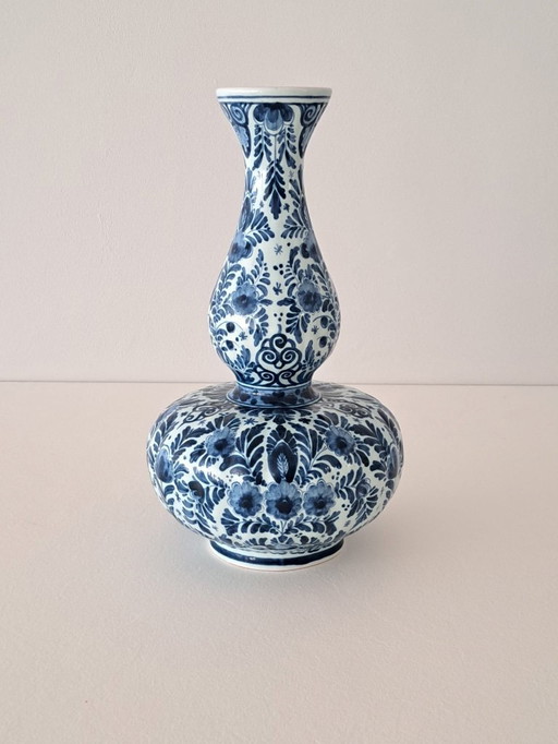 2 vases brand, old Delft.