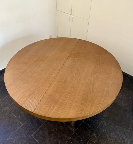 Image 1 of 1 x Table de salle à manger extensible Roche Bobois « Track » par Luigi Gorgoni – Chêne moyen