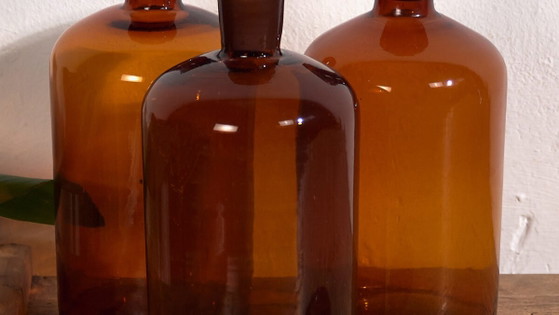 Kleine antike Apothekerflaschen (ca. 1920). 3er-Set #61 – Dekorative Objekte, Glass (photo 3 of 10)
