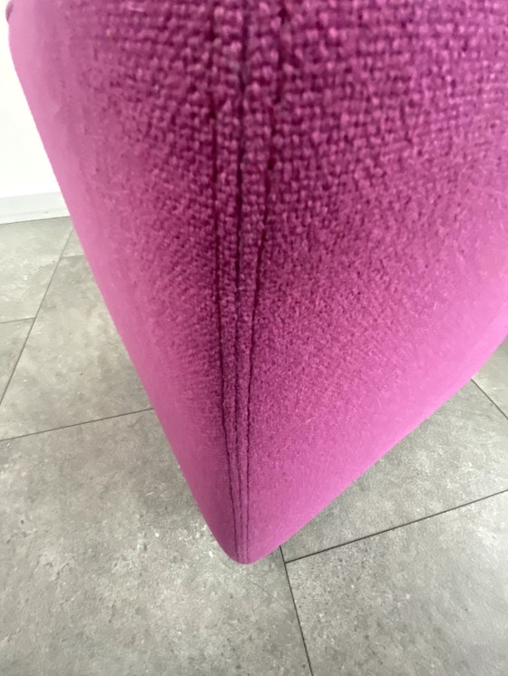 Image 1 of Puff moderno con ruedas - SUBSTANCE - Lila/Morado