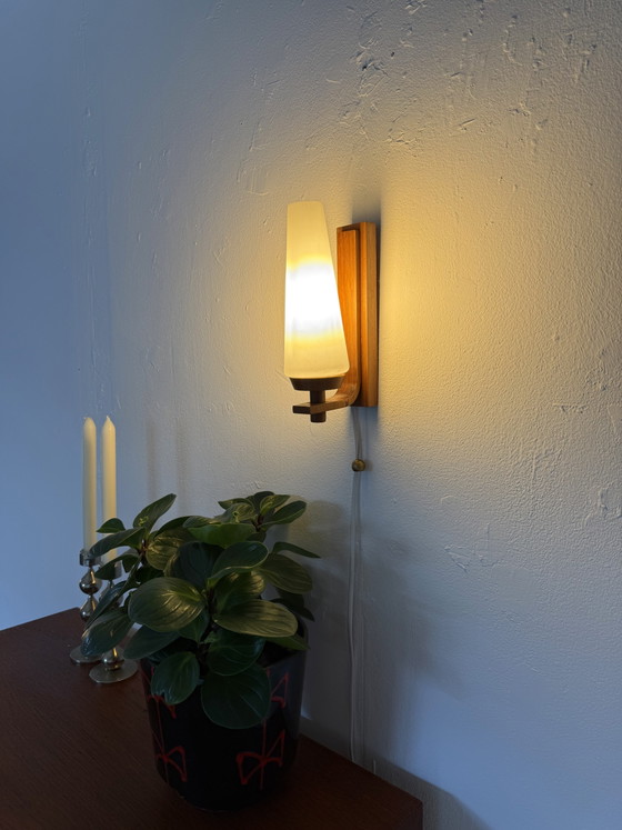Image 1 of Vintage Danish teak wall lamp '60