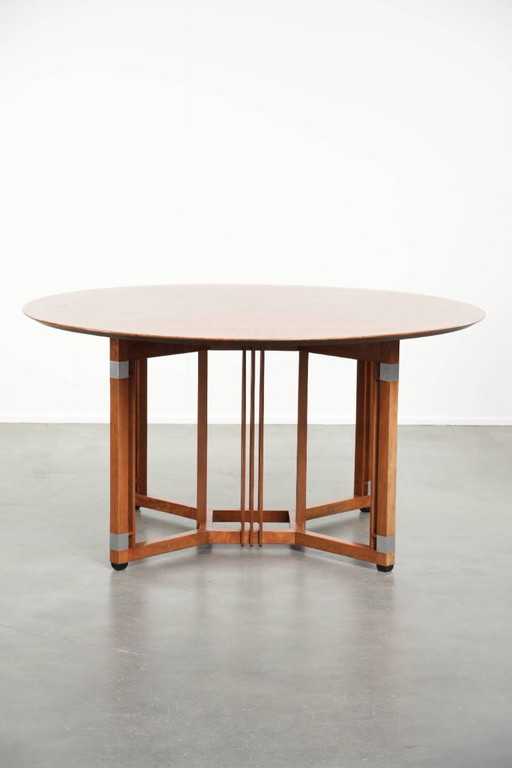 Round vintage Art Deco design dining table by Schuitema for 4 people from the Decoforma series