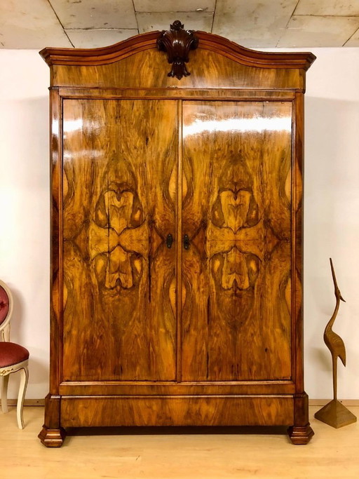 Armoire Biedermeier représentative / noyer sur chêne, vers 1830