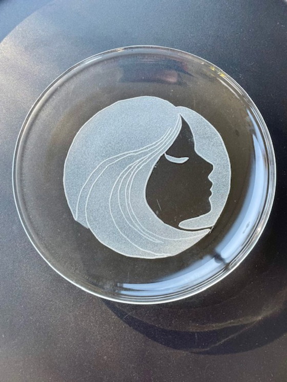 Image 1 of Vintage glazen schaal “La Femme” – Art Nouveau stijl