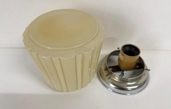 Image 1 of Vintage Geribbeld Crème Plafondlamp Art Deco Nikkel Armatuur