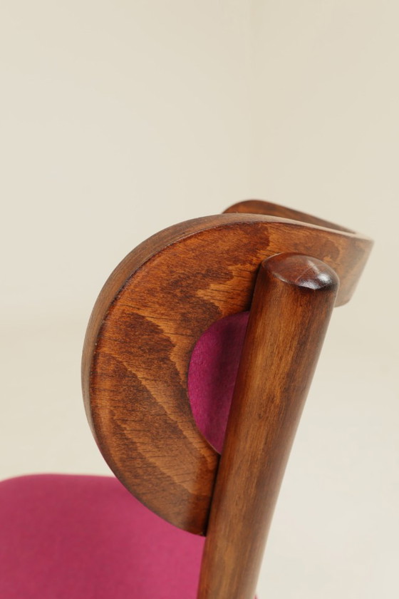 Image 1 of Vintage stoel van natuurlijk frambooskleurig wol en gebogen hout, 1960.