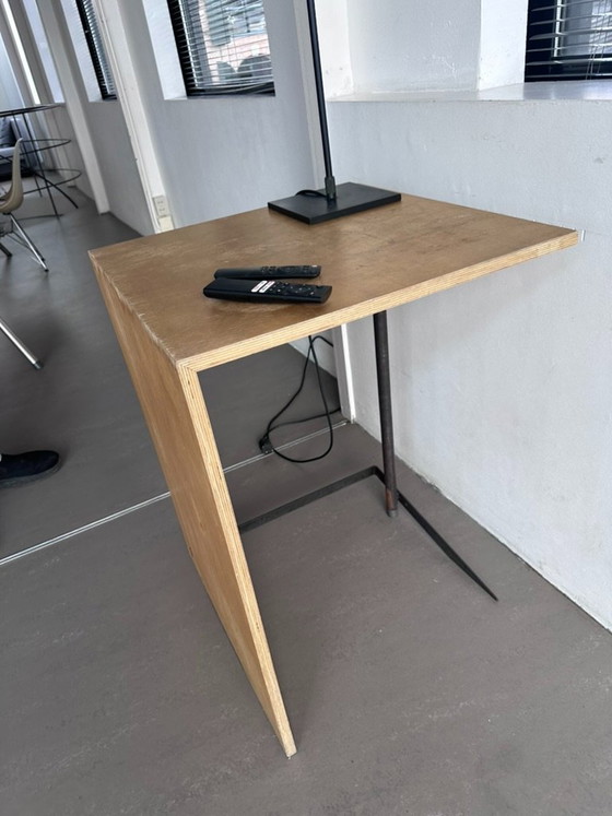 Wooden side table – TijmenPloegDesign, Iron (photo 3 of 5)