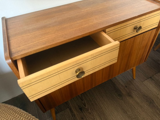 Image 1 of Ensemble vintage d'armoires et de chaises