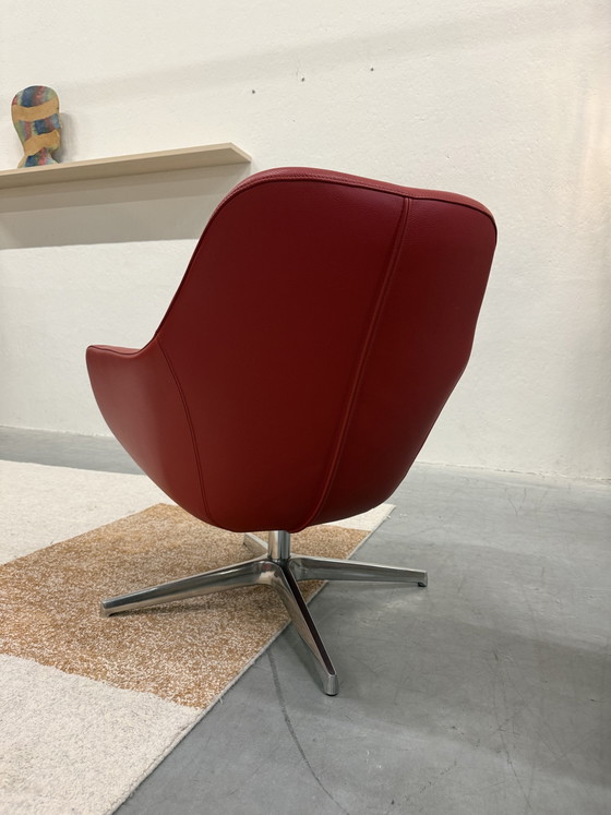 Image 1 of Sillón giratorio Leolux Pode Sparkle de piel roja