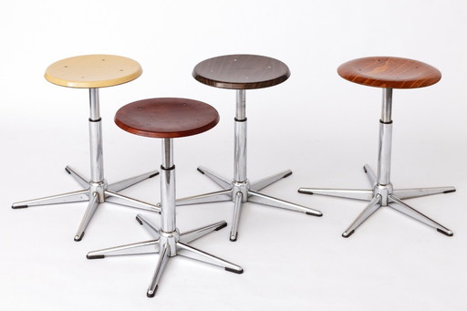Set of 4 Vintage Industrial Stools 1970s, Chrome Adjustable Stools with Pagholz Seats, Mid Century Stools