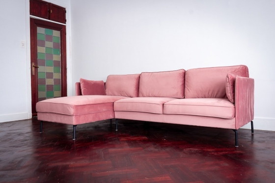 Image 1 of Pink velvet corner sofa
