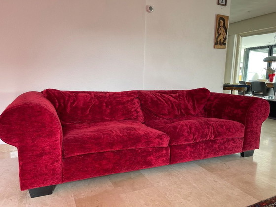 Image 1 of Warmrotes Samtsofa, 3-Sitzer