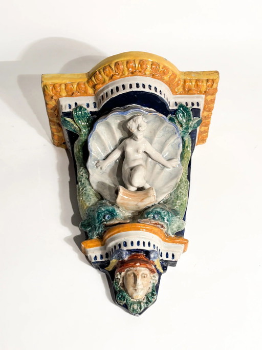 Faenza Keramik-Wandregal mit Muschel und Dame aus dem frühen 20. Jahrhundert – decoratieve objecten, Ceramic (photo 2 of 12)
