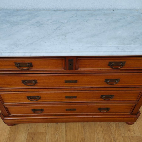 Image 1 of Buffet, commode, chiffonnier ou meuble de salle de bain ancien de style français avec plateau en marbre blanc