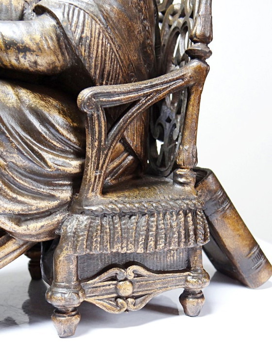 Image 1 of Estatuilla de zinc patinado de la Virgen de la Silla, finales del siglo XIX/principios del siglo XX.