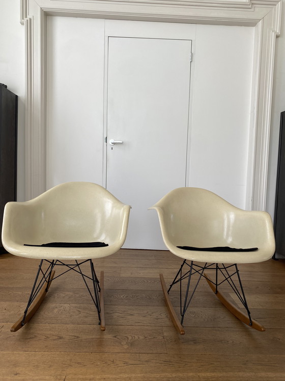 Image 1 of Set of 2 original Eames RAR rocking chairs fiberglass -Herman Miller