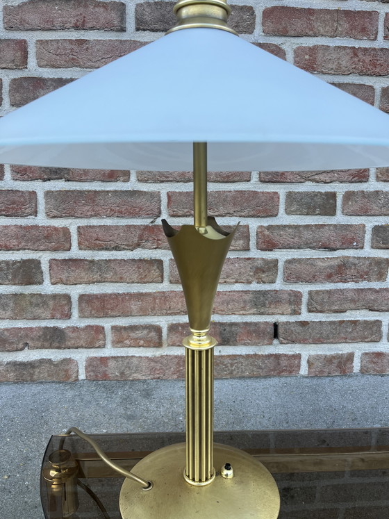 Image 1 of Vintage art deco style messing tafellamp, prachtige zware messing lamp gemaakt voor Frantzen exclusieve verlichting in Italië