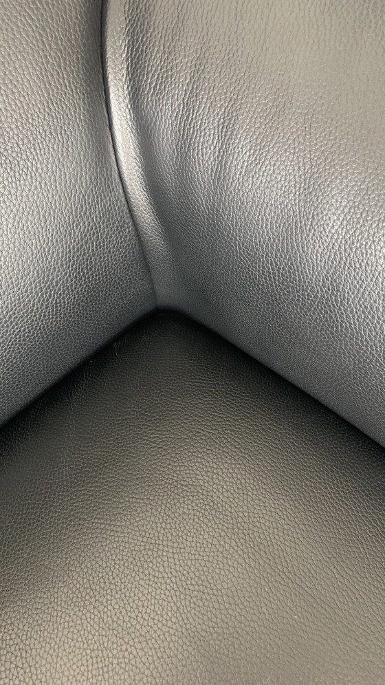 Leolux Mayon 2.5-seater sofa black leather – Chrome (photo 6 of 9)