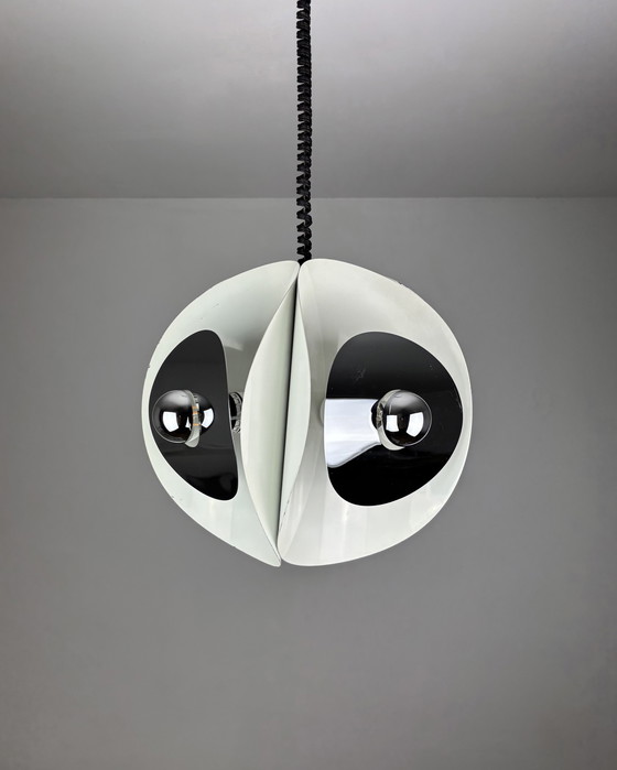 Image 1 of Goffredo Regianni Italien Space Age Pendelleuchte, 1970er Jahre, weiß lackiertes Metall &amp; Chromschilde, Mid Century, Industr