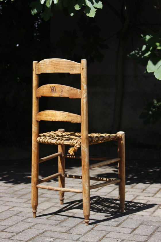 Image 1 of Handwerklich gefertigter Bauernhofstuhl primitives Design Ende 19.