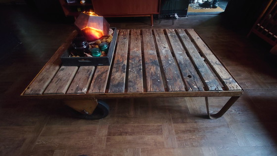 Image 1 of Tavolino industriale vintage 1885