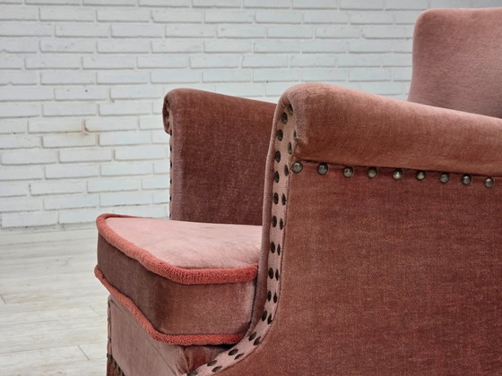 Image 1 of 1970, fauteuil danois, velours d'ameublement rose saumon, bois de hêtre.
