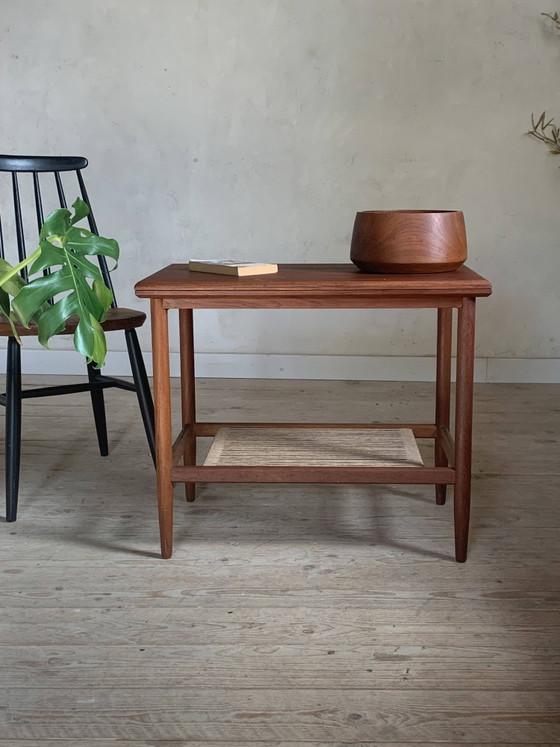 Tavolino da caffè vintage in teak e corda con portariviste. – Tavolini, Scandinavian (photo 2 of 10)