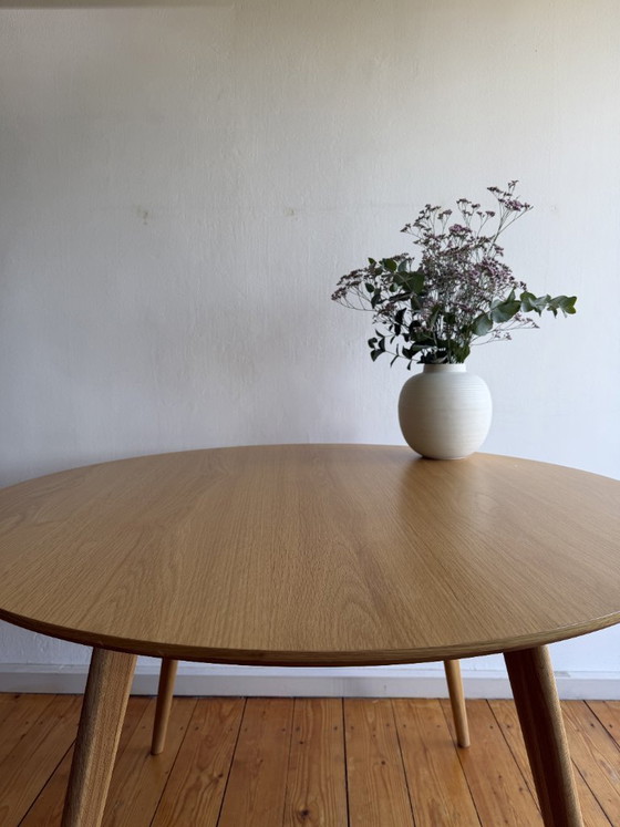 Image 1 of Ronde eikenhouten eettafel, 115cm diameter