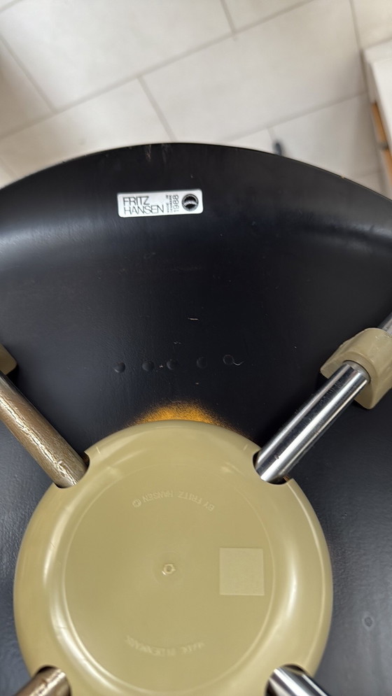 Image 1 of Iconic Fritz Hansen Butterfly Chairs – Design Classics (Set of 6)