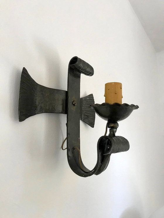 Image 1 of 2 brutalistische Wandleuchten aus Schmiedeeisen 70er Jahre