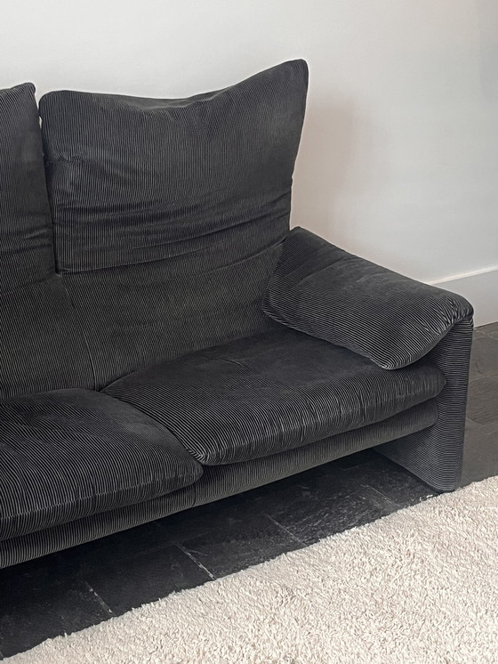 Image 1 of Cassina Maralunga 2 zits van Vico Magistretti - bicolore zwartgrijs