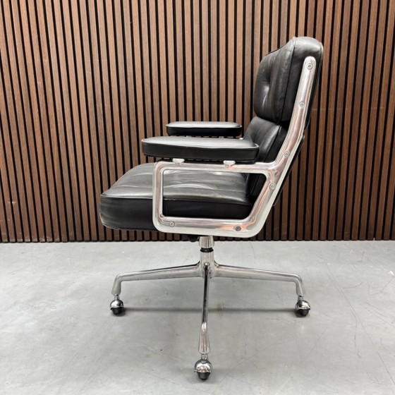 Image 1 of Vitra Eames Lobby chair - vintage