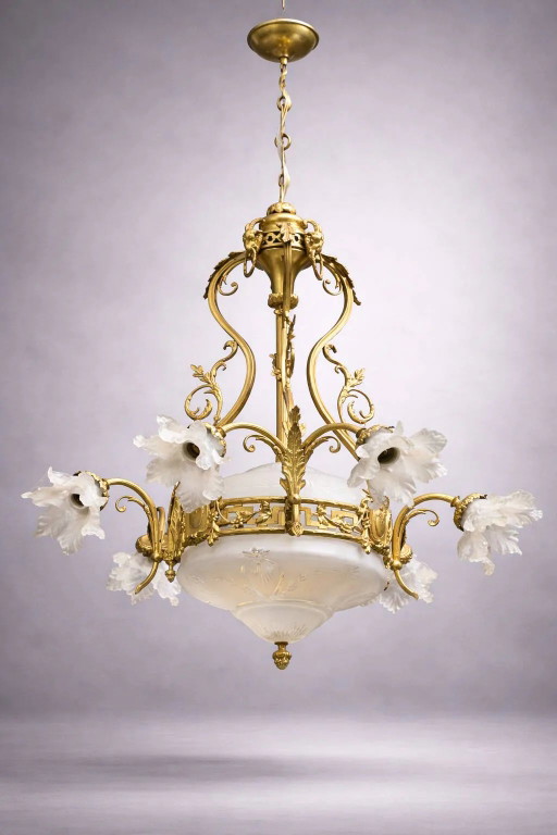 Chandelier with ram's heads. Louis XVI. Gilded bronze. Crystal. – kroonluchters (photo 2 of 7)
