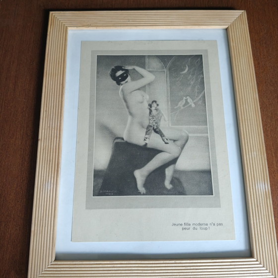 Image 1 of Originele Art Deco naaktfoto van J. Mandel uit Parijs – Authentieke vintage tijdschriftpagina – Ingelijst – 27 × 21 cm