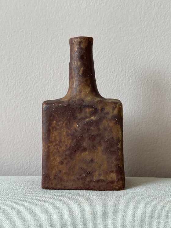 Image 1 of Jarrón de cerámica Mobach con esmalte terracota marrón, firmado