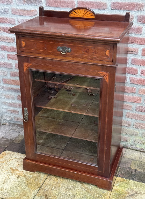 Image 1 of Vetrina in mogano massello | 1890–1900 | Neorinascimentale / Art Nouveau | Intarsi ovunque!