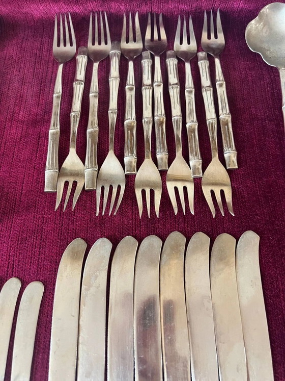 Set di posate in bambù. 47 pezzi. Ottone massiccio. – Bamboo, Brass, Mid Century Modern (photo 5 of 7)