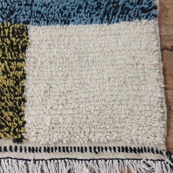 Image 1 of Tapis en laine fait main – Style moderne vert olive et bleu (150 × 113 cm)