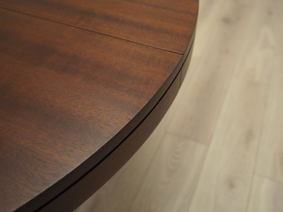 Image 1 of Tavolo rotondo in mogano, design italiano, anni '70, produzione: Italia