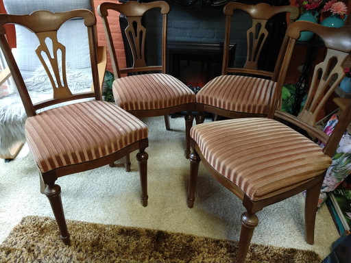 Set di quattro sedie da pranzo antiche in stile Art Déco.