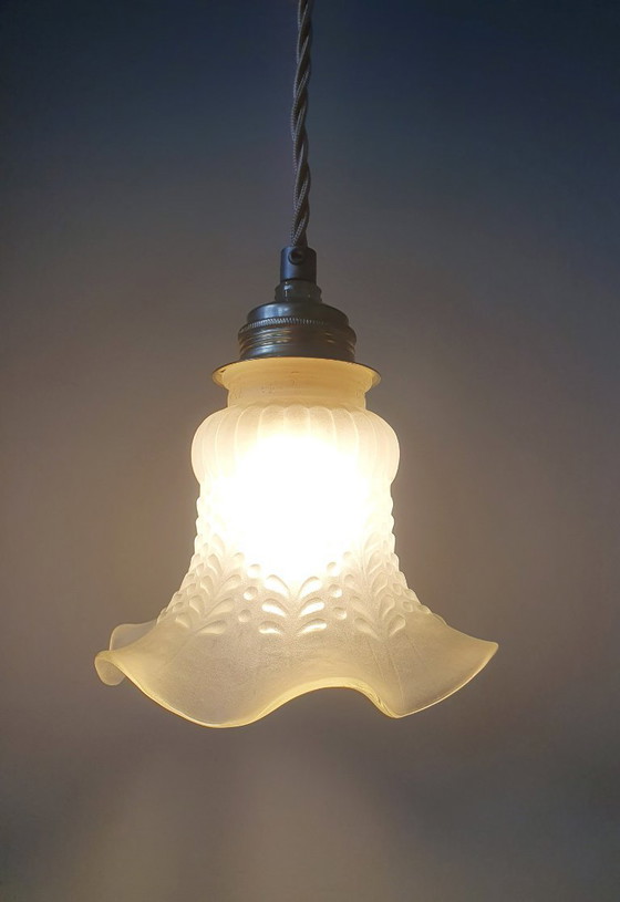 Image 1 of Klassiek Glazen Jaren 30 kapje met frosted glas.