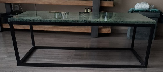 Image 1 of Tavolo da soggiorno in marmo verde con struttura in metallo