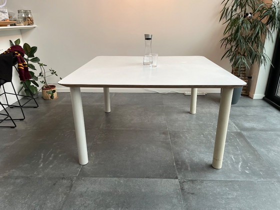 Image 1 of Pastoe Jan De Bouvrie eetkamertafel 135x135 wit.