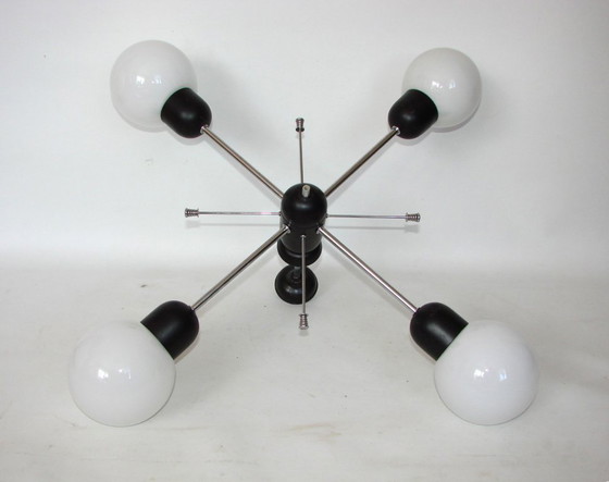 Image 1 of Una elegante lámpara de los años setenta,