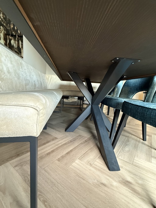 Complete eetkamerset (bank, 3 stoelen, tafel)